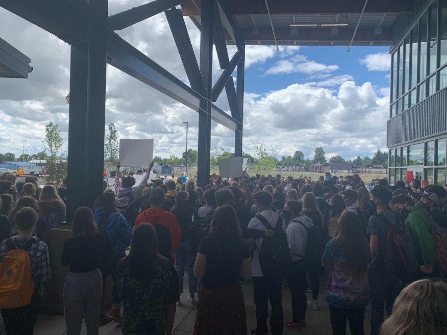 Over 200 students gather outside West Albany to protest the 2021-2022 schedule changes