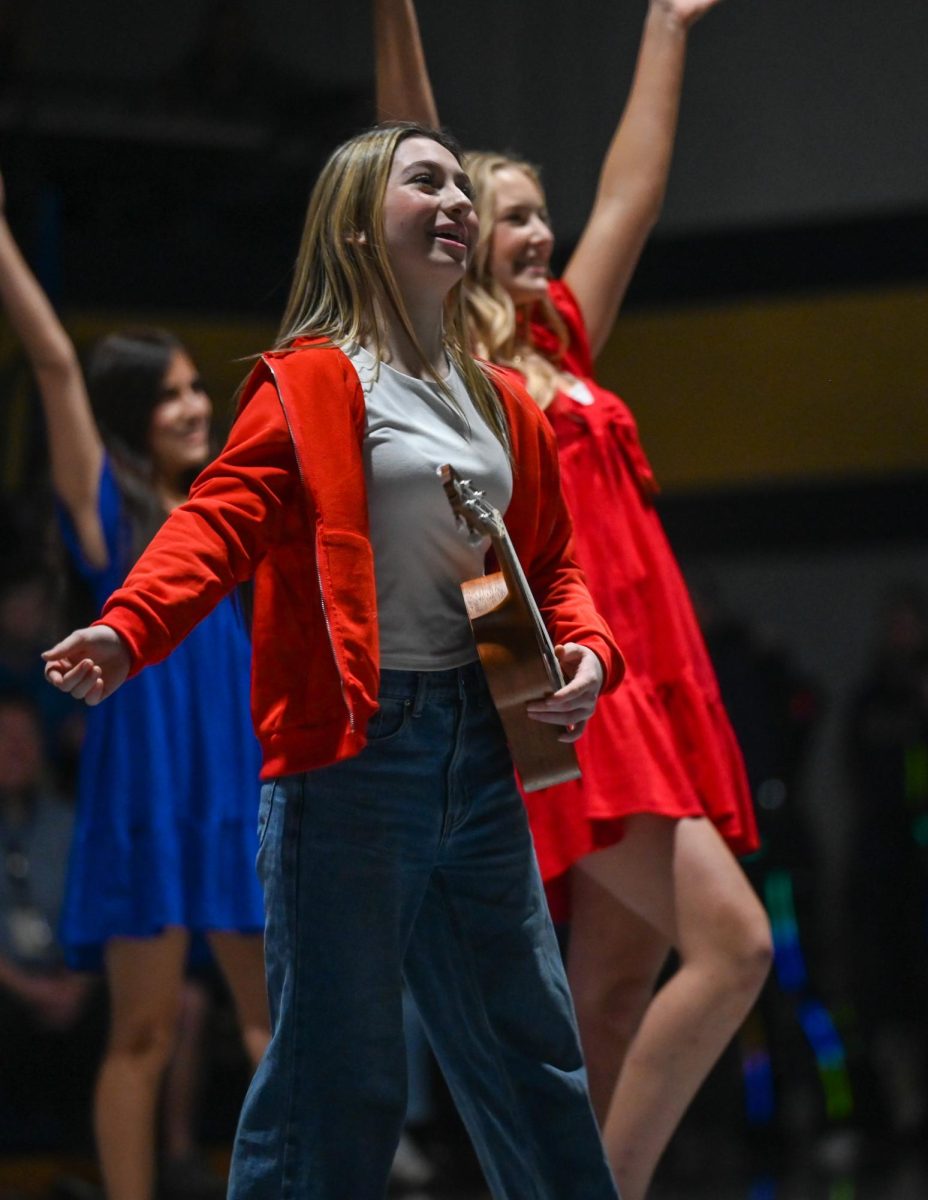Attack of the Juniors: Junior class takes gold in this year’s Air Guitar